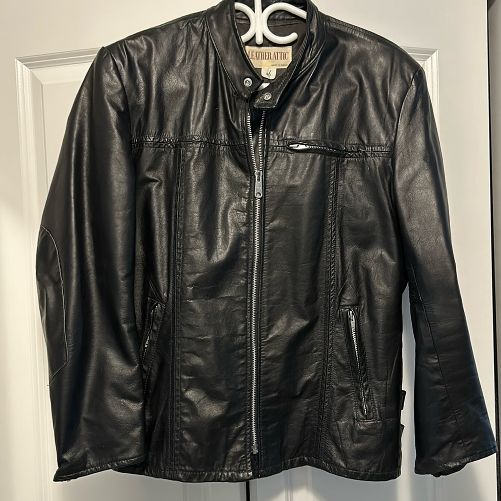 Vintage ladies leather jacket from the 80’s